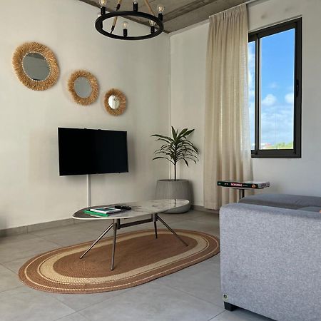 Cosy 2 Bedrooms Apts In Pereybere -Seasons Break Apartment Pereybere Beach Exterior photo
