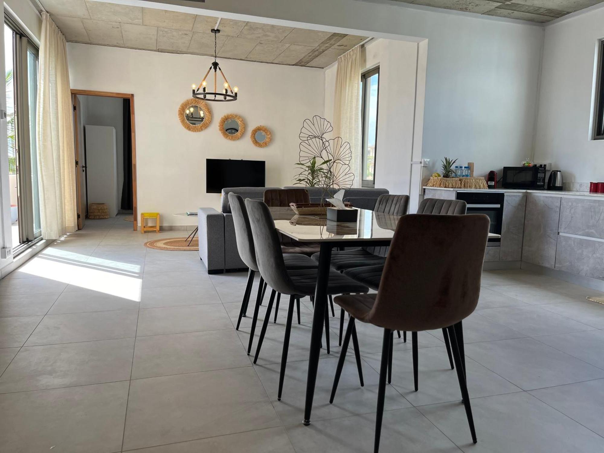 Cosy 2 Bedrooms Apts In Pereybere -Seasons Break Apartment Pereybere Beach Exterior photo